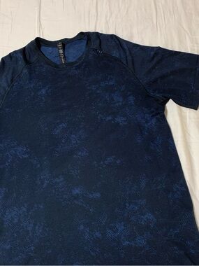 lululemon athletica Short Sleeve Performance Tee - Dark Blue Pattern